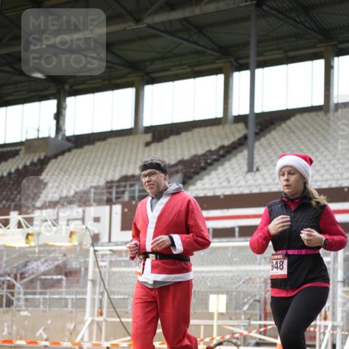 07.12.2025 - St. Pauli X-Mass-Run No. 15 Patografie http://msf.ph/oto/9391834 07.12.2025 10:44:07 Ziel 32, 179, 1651, 1947, 1948, 2499, 3012 meine-sportfotos.de