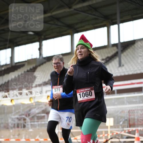 07.12.2025 - St. Pauli X-Mass-Run No. 15 Patografie http://msf.ph/oto/9391847 07.12.2025 10:44:21 Ziel 220, 571, 1051, 1059, 1060, 1089, 1421, 1947, 1948, 2357, 2359 meine-sportfotos.de