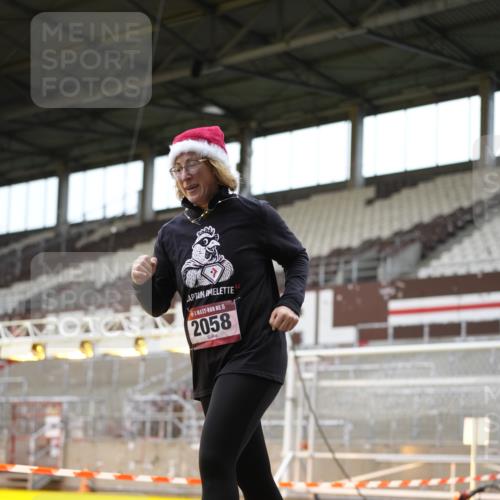 07.12.2025 - St. Pauli X-Mass-Run No. 15 Patografie http://msf.ph/oto/9391855 07.12.2025 10:44:45 Ziel 86, 2058, 3132, 4876 meine-sportfotos.de