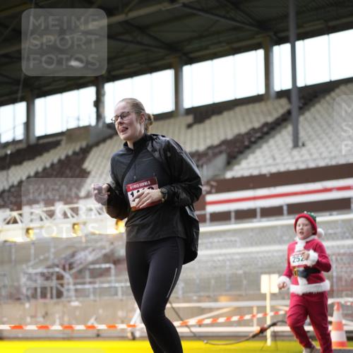 07.12.2025 - St. Pauli X-Mass-Run No. 15 Patografie http://msf.ph/oto/9391868 07.12.2025 10:45:02 Ziel 631, 636, 791, 793, 1415, 1419, 1546, 2158, 2524, 2525, 4876 meine-sportfotos.de