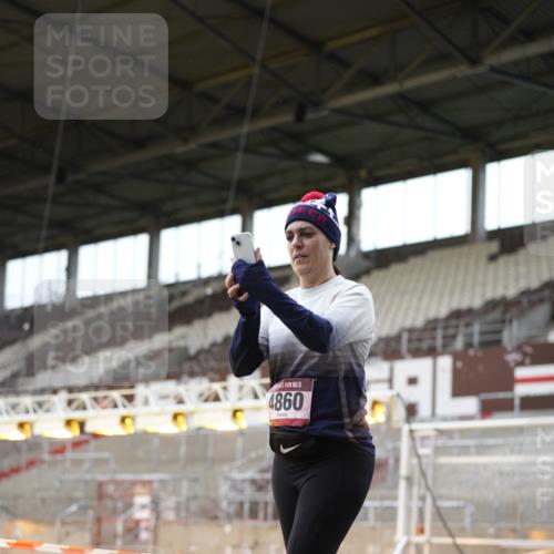 07.12.2025 - St. Pauli X-Mass-Run No. 15 Patografie http://msf.ph/oto/9391901 07.12.2025 10:45:29 Ziel 401, 430, 467, 1096, 1823, 2220, 2355, 2356, 2535, 2926, 2934, 4854, 4860 meine-sportfotos.de