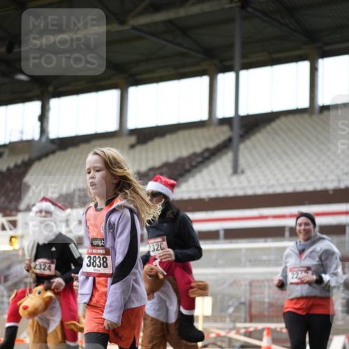 07.12.2025 - St. Pauli X-Mass-Run No. 15 Patografie http://msf.ph/oto/9391910 07.12.2025 10:45:38 Ziel 1823, 2076, 2079, 2089, 2218, 2324, 2326, 3835, 3838, 4762, 4854, 4860 meine-sportfotos.de