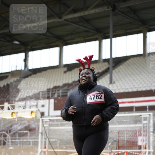 07.12.2025 - St. Pauli X-Mass-Run No. 15 Patografie http://msf.ph/oto/9391914 07.12.2025 10:45:40 Ziel 1823, 2076, 2079, 2089, 2218, 2324, 2326, 3835, 3838, 4762, 4854, 4860 meine-sportfotos.de