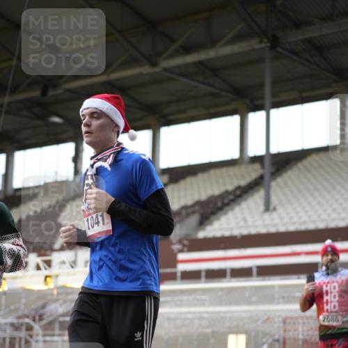 07.12.2025 - St. Pauli X-Mass-Run No. 15 Patografie http://msf.ph/oto/9391925 07.12.2025 10:45:50 Ziel 1041, 1715, 2076, 2079, 2080, 2089, 2218, 2324, 2326, 2423, 2733, 2734, 3835, 3838, 4616, 4619, 4620, 4762 meine-sportfotos.de
