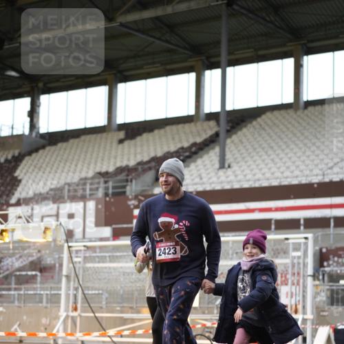 07.12.2025 - St. Pauli X-Mass-Run No. 15 Patografie http://msf.ph/oto/9391932 07.12.2025 10:45:53 Ziel 908, 1041, 1094, 1715, 2076, 2079, 2080, 2089, 2218, 2324, 2326, 2423, 2733, 2734, 4616, 4619, 4620, 4762 meine-sportfotos.de