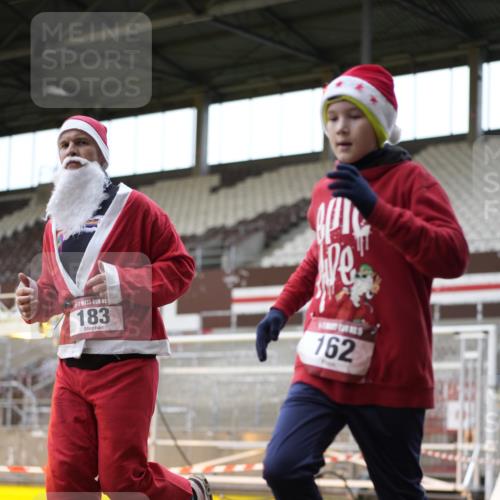 07.12.2025 - St. Pauli X-Mass-Run No. 15 Patografie http://msf.ph/oto/9391945 07.12.2025 10:46:03 Ziel 38, 41, 162, 178, 183, 908, 1041, 1094, 1715, 1955, 2080, 2216, 2334, 2423, 2574, 2733, 2734, 4616, 4619, 4620 meine-sportfotos.de