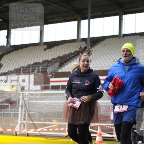 07.12.2025 - St. Pauli X-Mass-Run No. 15 Patografie http://msf.ph/oto/9391946 07.12.2025 10:46:06 Ziel 38, 41, 162, 168, 178, 183, 908, 1094, 1955, 2082, 2216, 2334, 2423, 2574, 2733, 2734 meine-sportfotos.de