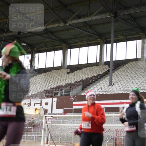 07.12.2025 - St. Pauli X-Mass-Run No. 15 Patografie http://msf.ph/oto/9391962 07.12.2025 10:46:15 Ziel 38, 41, 153, 162, 168, 178, 183, 641, 914, 917, 1040, 1043, 1955, 2082, 2092, 2216, 2303, 2306, 2334, 2574, 2960, 4589 meine-sportfotos.de