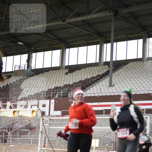 07.12.2025 - St. Pauli X-Mass-Run No. 15 Patografie http://msf.ph/oto/9391963 07.12.2025 10:46:15 Ziel 38, 41, 153, 162, 168, 178, 183, 641, 914, 917, 1040, 1043, 1955, 2082, 2092, 2216, 2303, 2306, 2334, 2574, 2960, 4589 meine-sportfotos.de