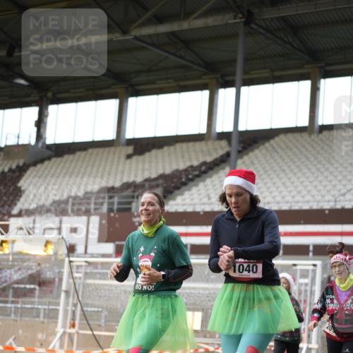 07.12.2025 - St. Pauli X-Mass-Run No. 15 Patografie http://msf.ph/oto/9391967 07.12.2025 10:46:18 Ziel 38, 41, 153, 162, 168, 479, 485, 639, 641, 914, 917, 1040, 1043, 2082, 2092, 2216, 2303, 2306, 2574, 2960, 4589 meine-sportfotos.de