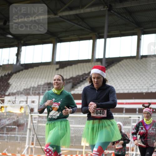 07.12.2025 - St. Pauli X-Mass-Run No. 15 Patografie http://msf.ph/oto/9391968 07.12.2025 10:46:18 Ziel 38, 41, 153, 162, 168, 479, 485, 639, 641, 914, 917, 1040, 1043, 2082, 2092, 2216, 2303, 2306, 2574, 2960, 4589 meine-sportfotos.de
