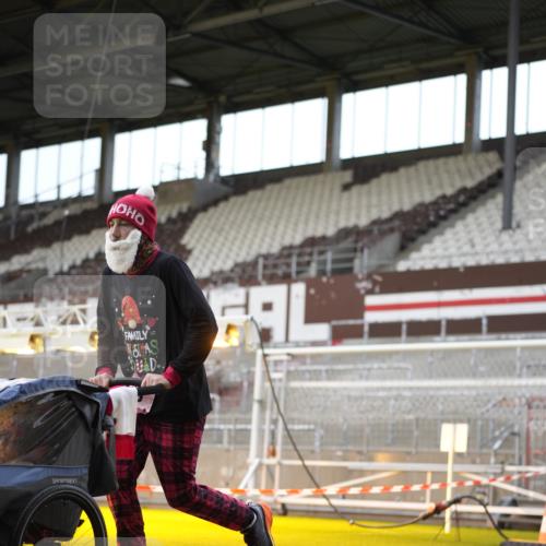 07.12.2025 - St. Pauli X-Mass-Run No. 15 Patografie http://msf.ph/oto/9391977 07.12.2025 10:46:23 Ziel 153, 168, 221, 479, 485, 639, 641, 914, 917, 921, 1040, 1043, 1242, 2082, 2092, 2303, 2306, 2960, 2965, 2998, 3001, 4589 meine-sportfotos.de