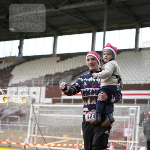 07.12.2025 - St. Pauli X-Mass-Run No. 15 Patografie http://msf.ph/oto/9391986 07.12.2025 10:46:28 Ziel 221, 479, 485, 639, 641, 914, 917, 921, 1040, 1043, 1242, 2092, 2303, 2306, 2536, 2960, 2965, 2998, 3001, 4589 meine-sportfotos.de
