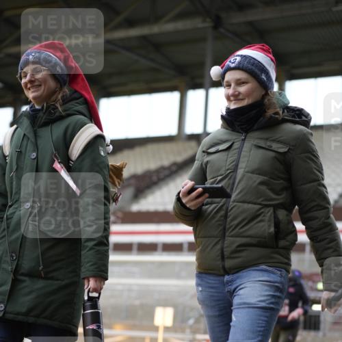 07.12.2025 - St. Pauli X-Mass-Run No. 15 Patografie http://msf.ph/oto/9391997 07.12.2025 10:46:43 Ziel 58, 81, 823, 2488, 2536, 2989, 2993, 4593 meine-sportfotos.de