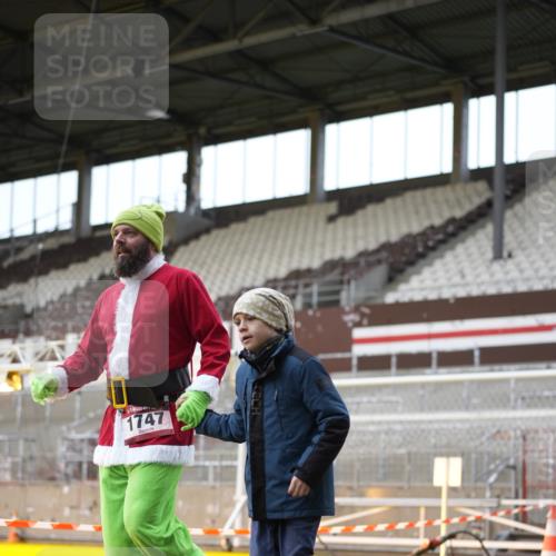 07.12.2025 - St. Pauli X-Mass-Run No. 15 Patografie http://msf.ph/oto/9392009 07.12.2025 10:46:52 Ziel 231, 821, 823, 824, 1359, 1362, 1747, 1750, 1872, 1875, 2957, 2989, 2993, 3123, 4593 meine-sportfotos.de