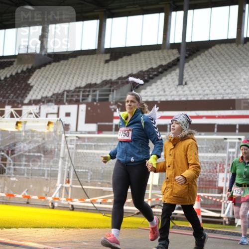 07.12.2025 - St. Pauli X-Mass-Run No. 15 Patografie http://msf.ph/oto/9392011 07.12.2025 10:46:54 Ziel 231, 821, 823, 824, 1359, 1362, 1747, 1750, 1872, 1875, 2957, 3123, 4593 meine-sportfotos.de