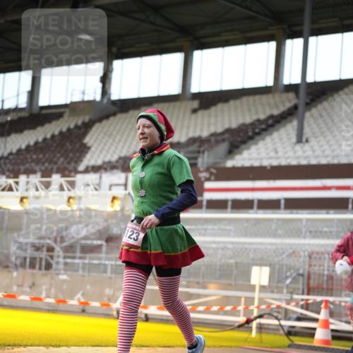 07.12.2025 - St. Pauli X-Mass-Run No. 15 Patografie http://msf.ph/oto/9392013 07.12.2025 10:46:56 Ziel 231, 821, 823, 824, 1359, 1362, 1747, 1750, 1872, 1875, 2115, 2957, 3123, 4593 meine-sportfotos.de