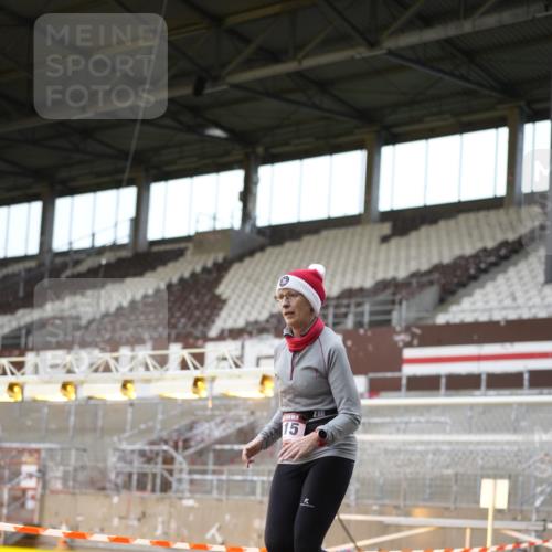 07.12.2025 - St. Pauli X-Mass-Run No. 15 Patografie http://msf.ph/oto/9392017 07.12.2025 10:47:01 Ziel 231, 821, 823, 824, 1171, 1359, 1362, 1747, 1750, 1872, 1875, 2115, 2957, 3029, 3123, 3344 meine-sportfotos.de