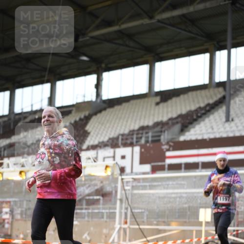 07.12.2025 - St. Pauli X-Mass-Run No. 15 Patografie http://msf.ph/oto/9392023 07.12.2025 10:47:05 Ziel 231, 1171, 1362, 1747, 1750, 1819, 1875, 2115, 2200, 2683, 2684, 2957, 3029, 3123, 3344 meine-sportfotos.de