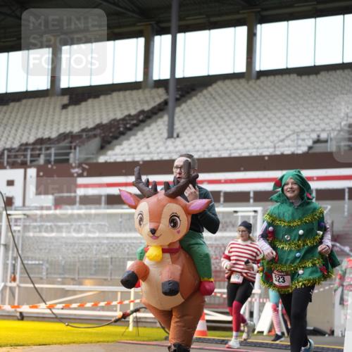 07.12.2025 - St. Pauli X-Mass-Run No. 15 Patografie http://msf.ph/oto/9392034 07.12.2025 10:47:18 Ziel 60, 309, 522, 523, 1171, 1182, 1819, 1847, 1848, 1863, 2200, 2683, 2684, 3101, 3102, 3344, 3360, 4853, 4868, 4869 meine-sportfotos.de