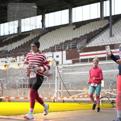 07.12.2025 - St. Pauli X-Mass-Run No. 15 Patografie http://msf.ph/oto/9392040 07.12.2025 10:47:20 Ziel 60, 309, 522, 523, 1171, 1182, 1819, 1847, 1848, 1863, 2200, 2683, 2684, 3101, 3102, 3104, 3105, 3344, 3360, 4853, 4868, 4869 meine-sportfotos.de