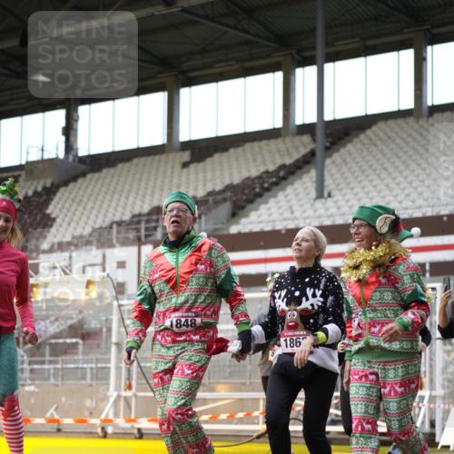 07.12.2025 - St. Pauli X-Mass-Run No. 15 Patografie http://msf.ph/oto/9392044 07.12.2025 10:47:21 Ziel 60, 78, 309, 522, 523, 1171, 1182, 1819, 1847, 1848, 1863, 2200, 2683, 2684, 3101, 3102, 3104, 3105, 3360, 4853, 4868, 4869 meine-sportfotos.de