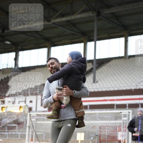 07.12.2025 - St. Pauli X-Mass-Run No. 15 Patografie http://msf.ph/oto/9392054 07.12.2025 10:47:33 Ziel 60, 78, 309, 522, 523, 1182, 1847, 1848, 1863, 2490, 2566, 2690, 3101, 3102, 3104, 3105, 3360, 4615, 4618, 4853, 4868, 4869 meine-sportfotos.de