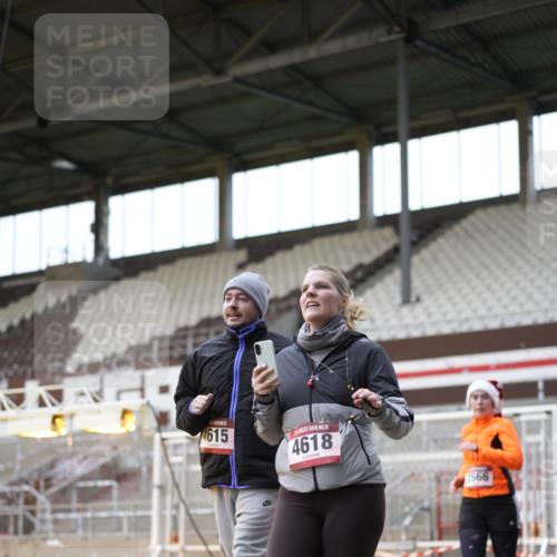 07.12.2025 - St. Pauli X-Mass-Run No. 15 Patografie http://msf.ph/oto/9392057 07.12.2025 10:47:34 Ziel 60, 78, 309, 1182, 1847, 1848, 1863, 2490, 2566, 2690, 3101, 3102, 3104, 3105, 3360, 4615, 4618, 4853, 4868, 4869 meine-sportfotos.de