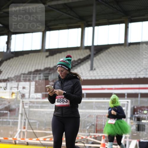 07.12.2025 - St. Pauli X-Mass-Run No. 15 Patografie http://msf.ph/oto/9392065 07.12.2025 10:47:43 Ziel 282, 513, 553, 1555, 2490, 2566, 2608, 2611, 2690, 4072, 4615, 4618, 4863 meine-sportfotos.de
