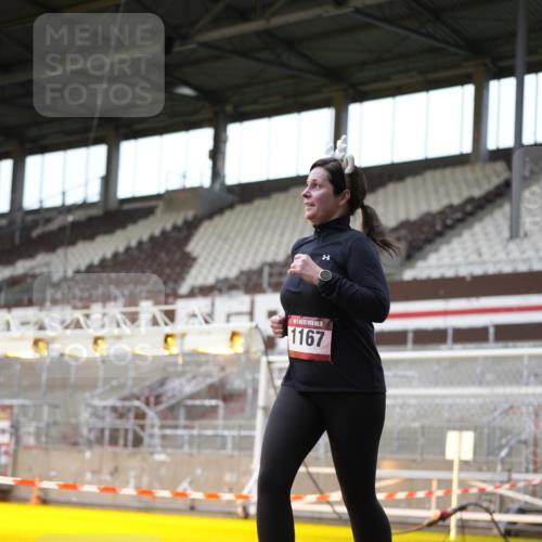 07.12.2025 - St. Pauli X-Mass-Run No. 15 Patografie http://msf.ph/oto/9392077 07.12.2025 10:47:55 Ziel 282, 472, 513, 553, 1555, 2146, 2147, 2608, 2611, 4072, 4863 meine-sportfotos.de