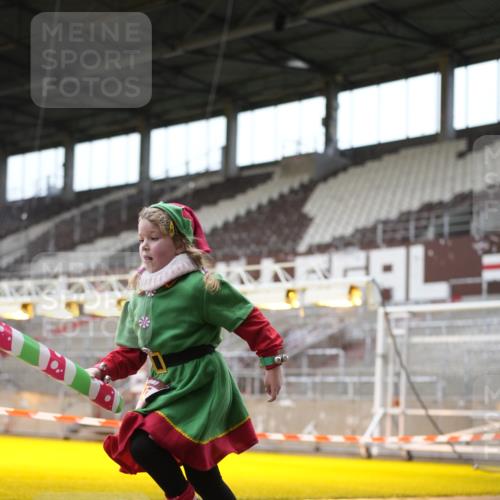 07.12.2025 - St. Pauli X-Mass-Run No. 15 Patografie http://msf.ph/oto/9392082 07.12.2025 10:48:03 Ziel 472, 1195, 2028, 2146, 2147, 2339, 2501, 2608, 2611, 3018, 3598, 4229 meine-sportfotos.de