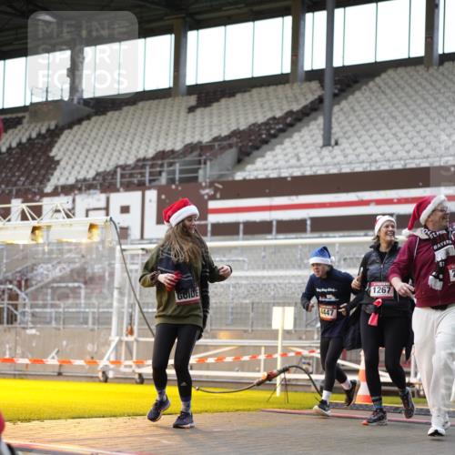 07.12.2025 - St. Pauli X-Mass-Run No. 15 Patografie http://msf.ph/oto/9392097 07.12.2025 10:48:17 Ziel 577, 876, 1195, 1265, 1267, 2028, 2232, 2233, 2235, 2239, 2241, 2339, 2501, 2796, 2797, 2803, 3018, 3598, 4229, 4447, 4598 meine-sportfotos.de