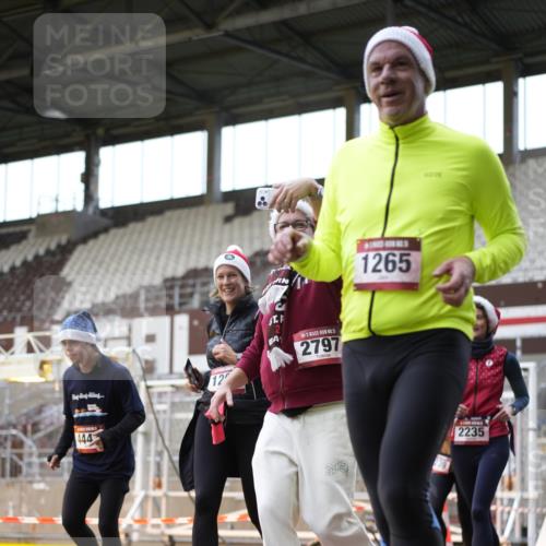 07.12.2025 - St. Pauli X-Mass-Run No. 15 Patografie http://msf.ph/oto/9392102 07.12.2025 10:48:19 Ziel 577, 876, 1265, 1267, 2028, 2232, 2233, 2235, 2239, 2241, 2339, 2501, 2796, 2797, 2803, 3018, 3598, 4229, 4447, 4598 meine-sportfotos.de