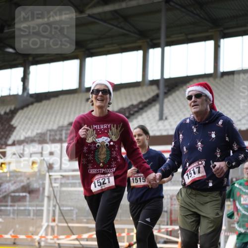 07.12.2025 - St. Pauli X-Mass-Run No. 15 Patografie http://msf.ph/oto/9392119 07.12.2025 10:48:30 Ziel 233, 290, 577, 633, 935, 1009, 1087, 1265, 1267, 1515, 1516, 1517, 1521, 2232, 2233, 2235, 2239, 2241, 2796, 2797, 2803, 3017, 3019, 3346, 4447, 4598 meine-sportfotos.de