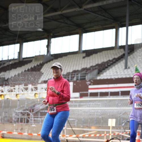 07.12.2025 - St. Pauli X-Mass-Run No. 15 Patografie http://msf.ph/oto/9392137 07.12.2025 10:48:40 Ziel 233, 290, 590, 592, 633, 935, 1009, 1087, 1188, 1189, 1515, 1516, 1517, 1521, 1895, 2268, 2269, 2512, 2515, 3017, 3019, 3346 meine-sportfotos.de