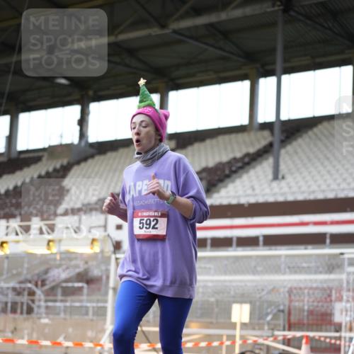 07.12.2025 - St. Pauli X-Mass-Run No. 15 Patografie http://msf.ph/oto/9392139 07.12.2025 10:48:41 Ziel 233, 290, 590, 592, 633, 935, 1009, 1087, 1188, 1189, 1515, 1516, 1517, 1521, 1895, 2268, 2269, 2512, 2515, 3017, 3019, 3346 meine-sportfotos.de