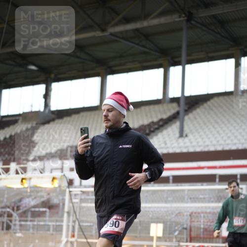 07.12.2025 - St. Pauli X-Mass-Run No. 15 Patografie http://msf.ph/oto/9392140 07.12.2025 10:48:42 Ziel 233, 290, 590, 592, 935, 1009, 1087, 1188, 1189, 1515, 1516, 1517, 1521, 1895, 2268, 2269, 2512, 2515, 3017, 3019, 3346 meine-sportfotos.de
