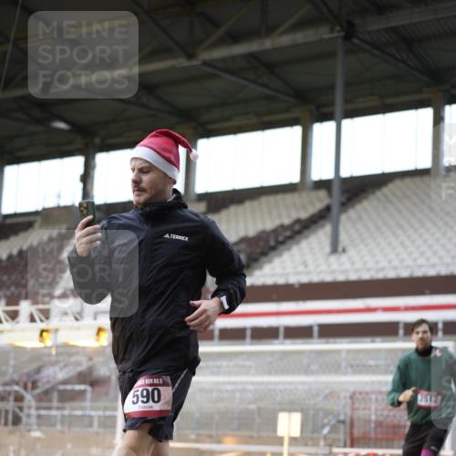 07.12.2025 - St. Pauli X-Mass-Run No. 15 Patografie http://msf.ph/oto/9392141 07.12.2025 10:48:42 Ziel 233, 290, 590, 592, 935, 1009, 1087, 1188, 1189, 1515, 1516, 1517, 1521, 1895, 2268, 2269, 2512, 2515, 3017, 3019, 3346 meine-sportfotos.de