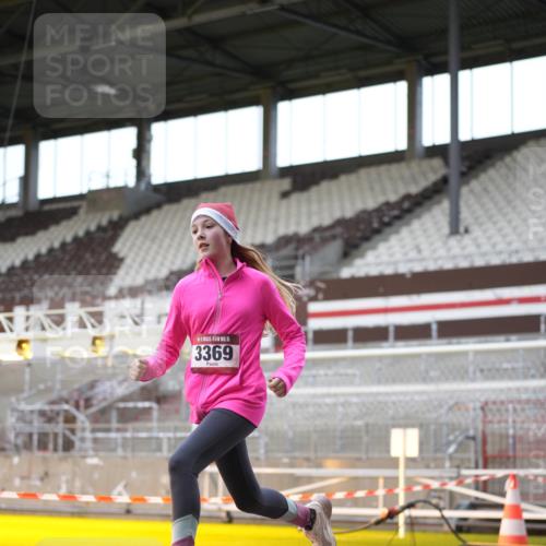 07.12.2025 - St. Pauli X-Mass-Run No. 15 Patografie http://msf.ph/oto/9392155 07.12.2025 10:49:01 Ziel 191, 194, 379, 471, 1019, 1155, 1164, 1166, 2921, 2933, 3369 meine-sportfotos.de