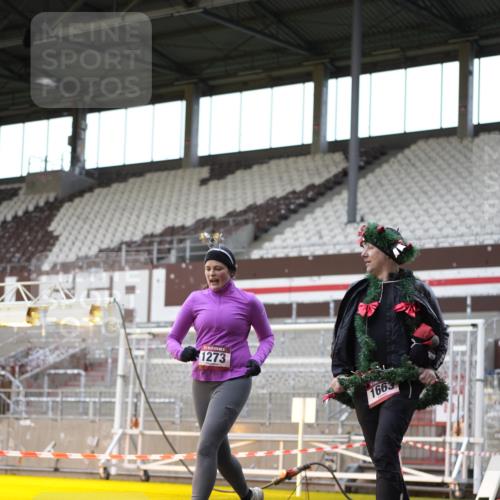07.12.2025 - St. Pauli X-Mass-Run No. 15 Patografie http://msf.ph/oto/9392172 07.12.2025 10:49:17 Ziel 191, 194, 471, 890, 1273, 1274, 1370, 1372, 1663, 2421, 2764, 2765, 2921, 2933, 3366 meine-sportfotos.de
