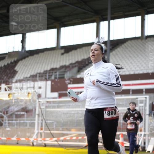 07.12.2025 - St. Pauli X-Mass-Run No. 15 Patografie http://msf.ph/oto/9392177 07.12.2025 10:49:22 Ziel 157, 890, 1179, 1273, 1274, 1370, 1372, 1663, 2299, 2301, 2421, 2764, 2765, 3366 meine-sportfotos.de