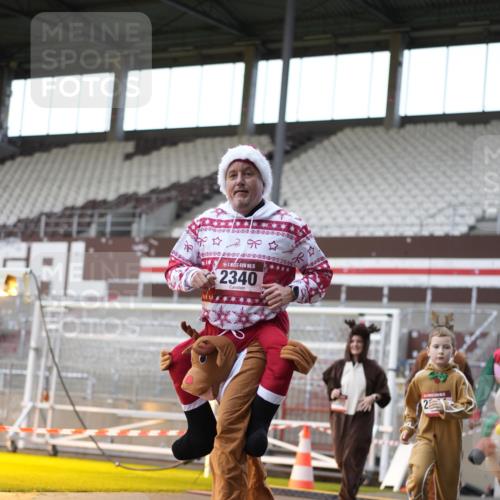 07.12.2025 - St. Pauli X-Mass-Run No. 15 Patografie http://msf.ph/oto/9392192 07.12.2025 10:49:39 Ziel 157, 916, 1035, 1179, 1232, 2299, 2338, 2340, 2341, 2777, 2779, 3380 meine-sportfotos.de
