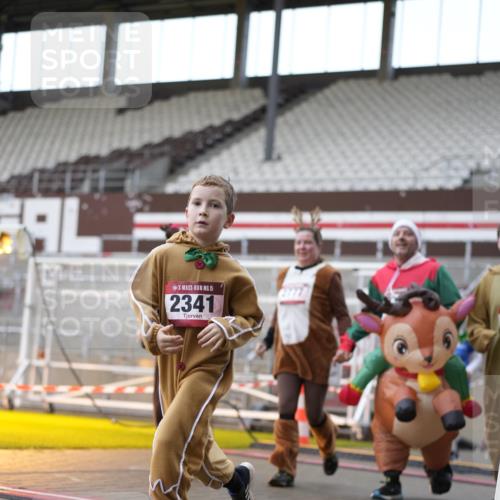07.12.2025 - St. Pauli X-Mass-Run No. 15 Patografie http://msf.ph/oto/9392195 07.12.2025 10:49:40 Ziel 157, 916, 1035, 1179, 1232, 2100, 2201, 2338, 2340, 2341, 2777, 2779, 3380 meine-sportfotos.de