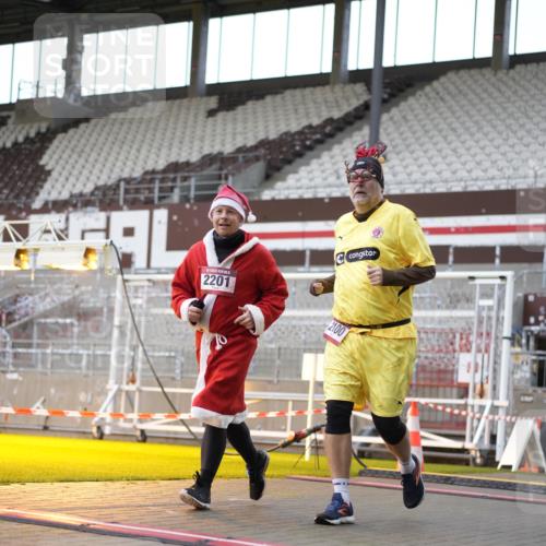 07.12.2025 - St. Pauli X-Mass-Run No. 15 Patografie http://msf.ph/oto/9392203 07.12.2025 10:49:45 Ziel 916, 1035, 1232, 2100, 2201, 2338, 2340, 2341, 2777, 2779, 3026, 3030, 3380 meine-sportfotos.de