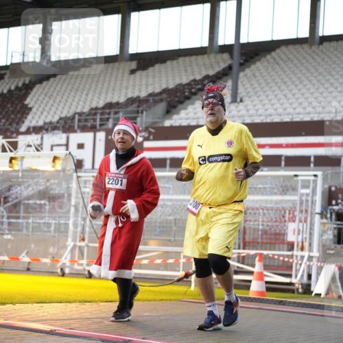 07.12.2025 - St. Pauli X-Mass-Run No. 15 Patografie http://msf.ph/oto/9392204 07.12.2025 10:49:45 Ziel 916, 1035, 1232, 2100, 2201, 2338, 2340, 2341, 2777, 2779, 3026, 3030, 3380 meine-sportfotos.de