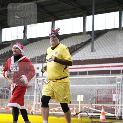 07.12.2025 - St. Pauli X-Mass-Run No. 15 Patografie http://msf.ph/oto/9392205 07.12.2025 10:49:46 Ziel 916, 1035, 1232, 2100, 2201, 2338, 2340, 2341, 2777, 2779, 3026, 3030, 3380 meine-sportfotos.de