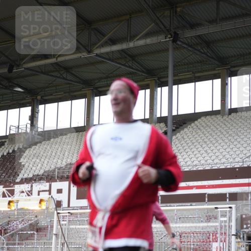 07.12.2025 - St. Pauli X-Mass-Run No. 15 Patografie http://msf.ph/oto/9392215 07.12.2025 10:49:59 Ziel 40, 904, 905, 2100, 2201, 2575, 3026, 3030, 4855 meine-sportfotos.de