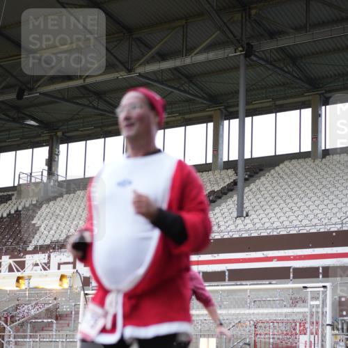 07.12.2025 - St. Pauli X-Mass-Run No. 15 Patografie http://msf.ph/oto/9392216 07.12.2025 10:49:59 Ziel 40, 904, 905, 2100, 2201, 2575, 3026, 3030, 4855 meine-sportfotos.de