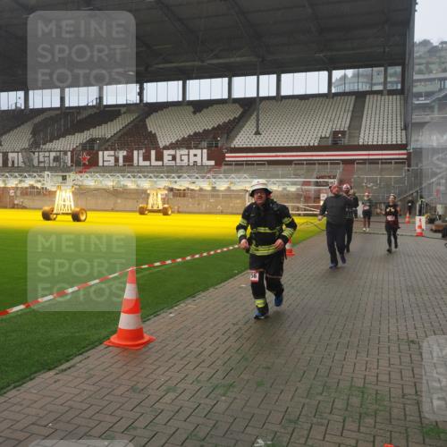 07.12.2025 - St. Pauli X-Mass-Run No. 15 Fabian Wolf http://msf.ph/oto/9392298 07.12.2025 10:09:26 Ziel 800, 881, 896, 899, 960, 1243, 1248, 1718, 3493, 3756 meine-sportfotos.de