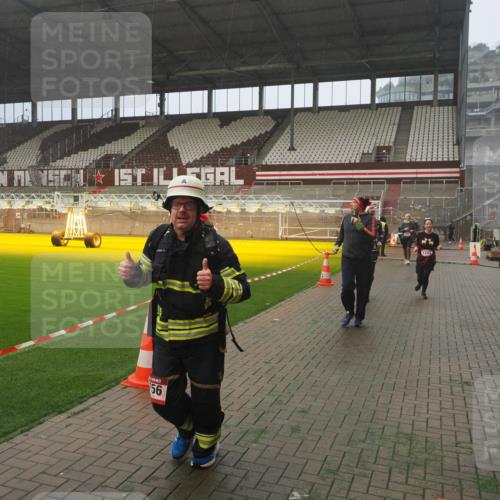 07.12.2025 - St. Pauli X-Mass-Run No. 15 Fabian Wolf http://msf.ph/oto/9392303 07.12.2025 10:09:27 Ziel 800, 881, 896, 899, 960, 1243, 1248, 1718, 3493, 3756 meine-sportfotos.de